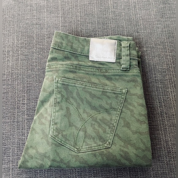 Calvin Klein Ultimate Skinny Winterberry Camo & Green Camo Jeans - Set of 2 - Picture 11 of 16